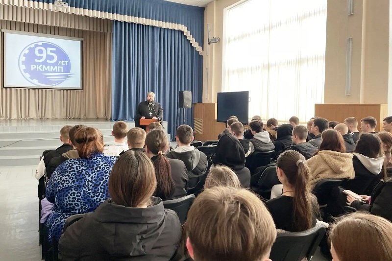 «Искусство быть семьей»: студенты РКММП приняли участие в просветительской встрече о нравственности и репродуктивном здоровье