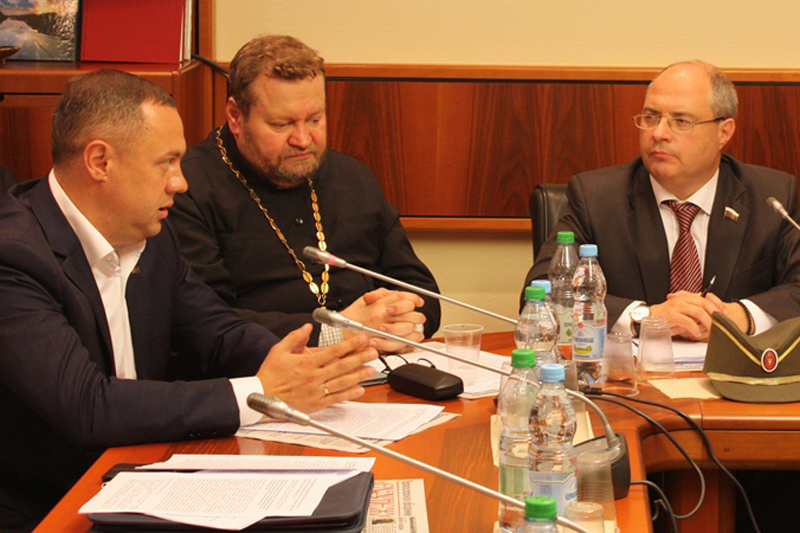 В ходе заседания Межфракционной депутатской группы с представителями Церкви и общественности был обсужден вопрос об ограничении деятельности сект