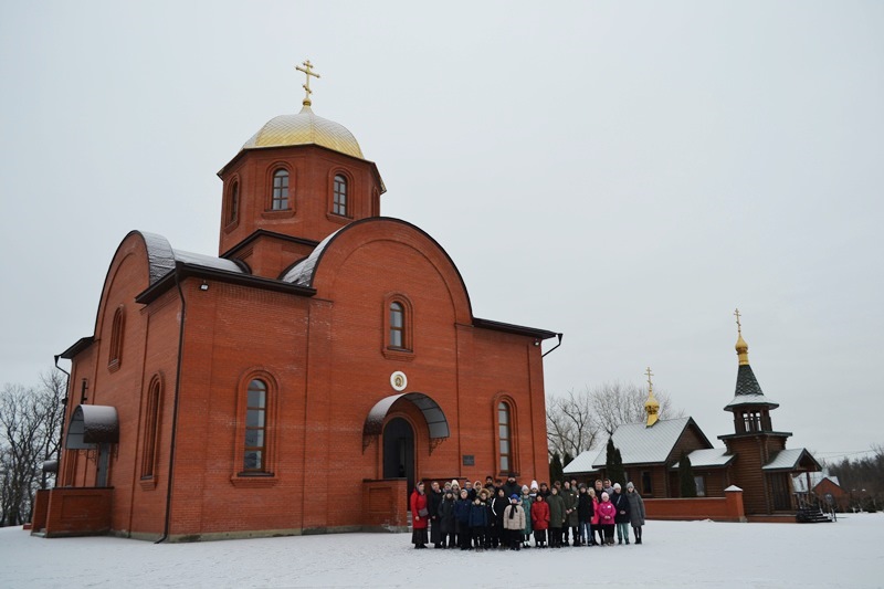 Воспитанники воскресной школы храма Вознесения Господня г. Калач совершили паломническую поездку