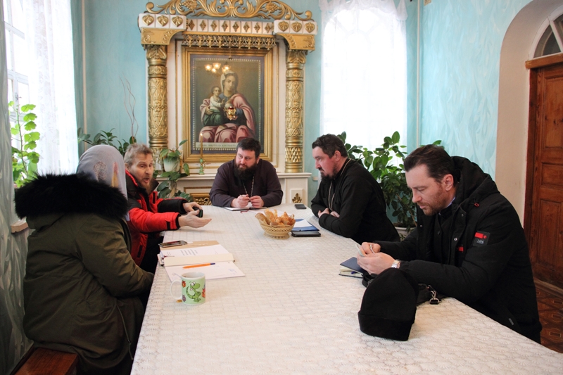 В Казанском храме пгт Каменка провели собрания благочиния и прихода