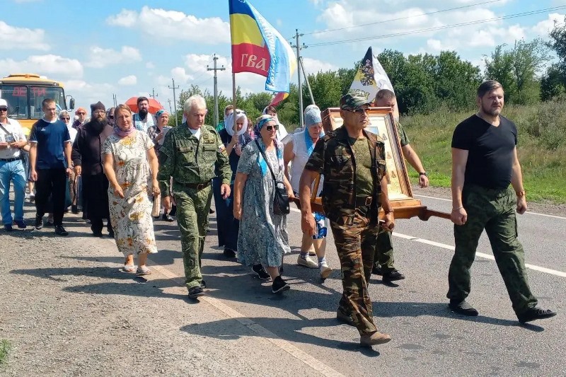 Подгоренцы проводили икону Божией Матери «Спорительница хлебов» в Россошанский район