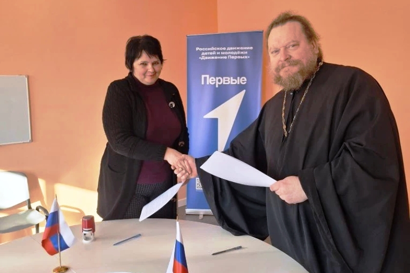 Михайло-Архангельский храм и три сельские школы подписали договоры о совместном воспитании подрастающего поколения