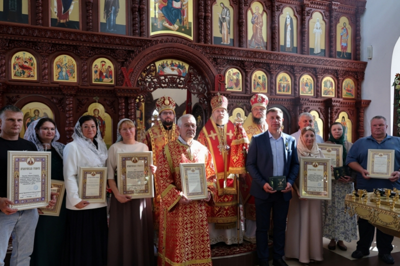 Епископ Дионисий сослужил митрополиту Воронежскому и Лискинскому Леонтию за Великим освящением и Божественной литургией в храме святых благоверных князей Бориса и Глеба, г. Борисоглебск