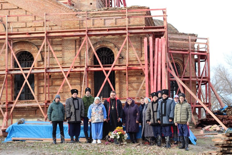 В день престольного праздника у Казанского храма села Прогорелое Петропавловского района, был совершен молебен перед началом всякого дела