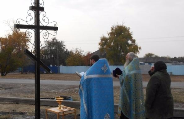 Освящение поклонного креста в с. Сагуны