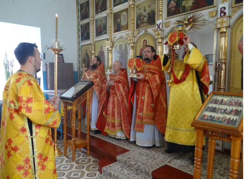 В Коротояке молитвенно почтили память священномученика Митрофана (Краснопольского), архиепископа Астраханского