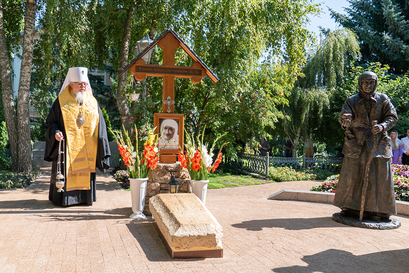 В Воронеже освящено скульптурное изображение старицы Феоктисты