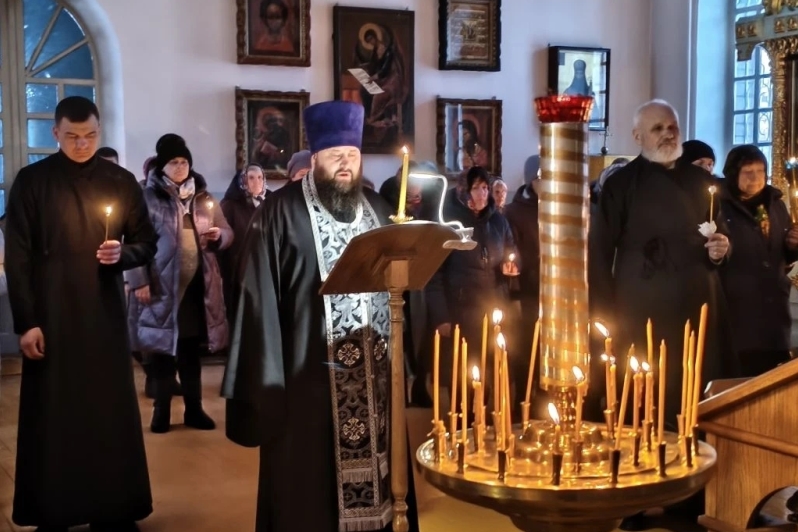 В Казанском храме поселка Каменка состоялось чтение Великого канона преподобного Андрея Критского