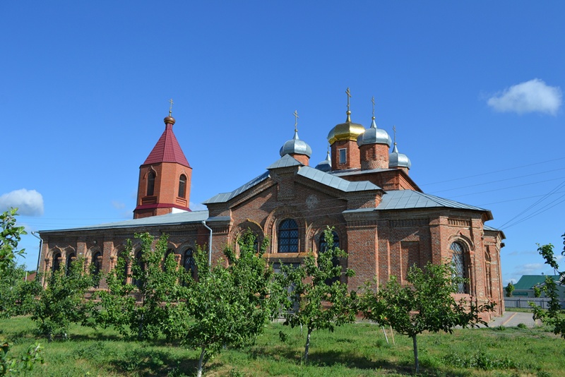 Храм в честь святого Великомученика Георгия Победоносца с. Манино