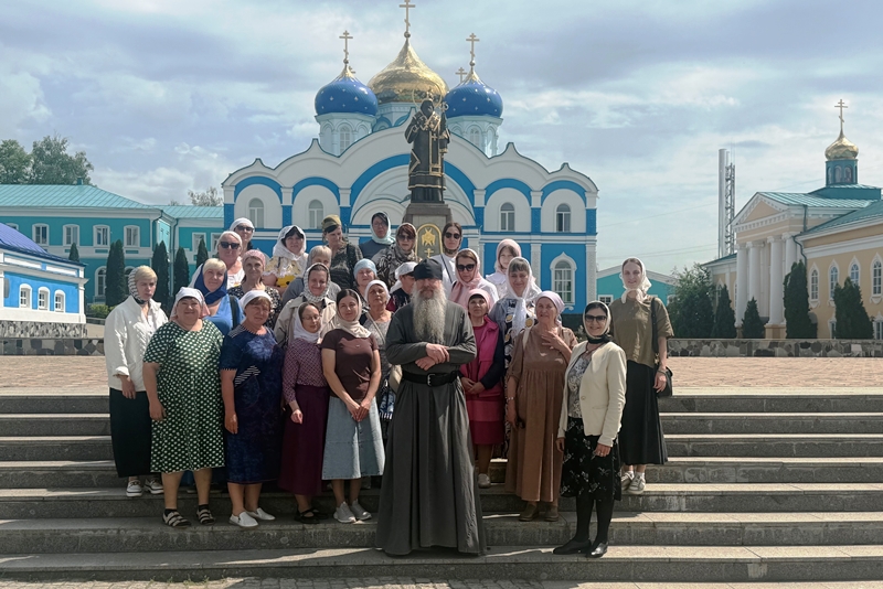 Паломники из Россошанского благочиния посетили город Задонск и его окрестности
