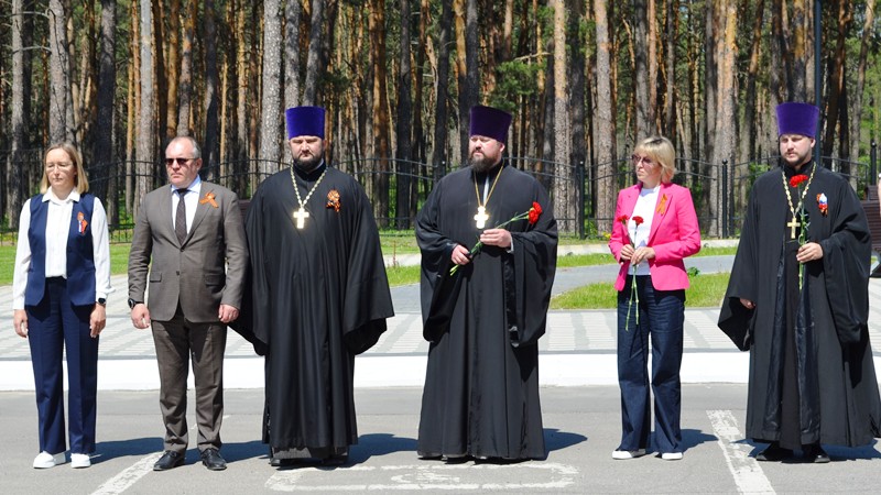  Представители духовенства города Павловска приняли участие в митинге, посвященном Великой Победы