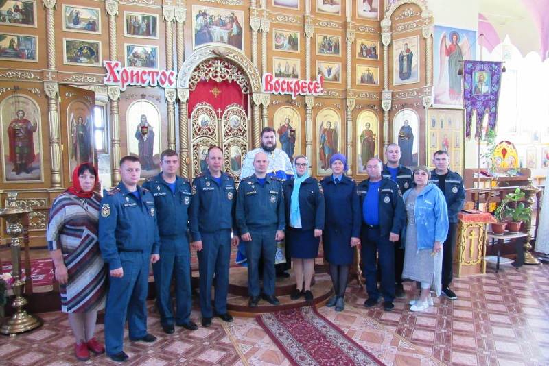 В Калачеевском районе совершено молебное пение с участием сотрудников МЧС