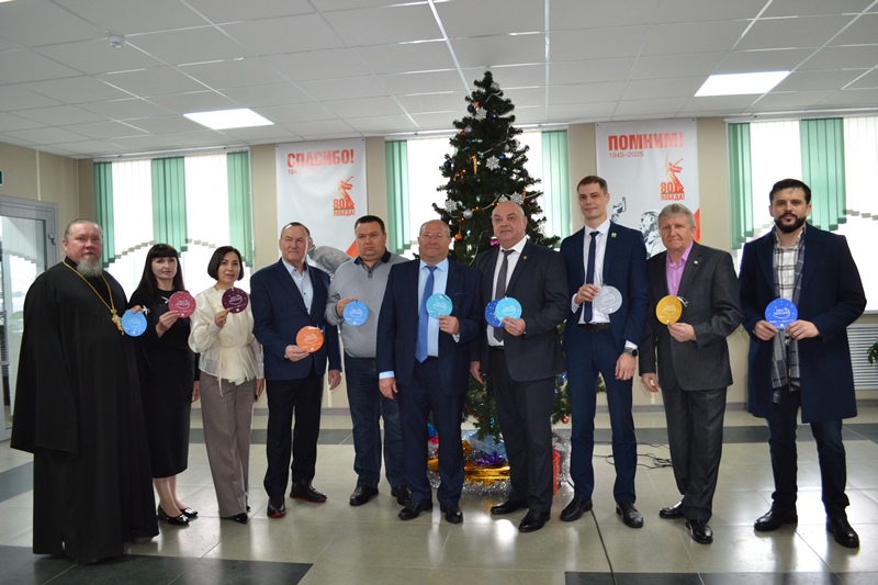 Благочинный Репьевского церковного округа принял участие в мероприятии «Елка желаний»