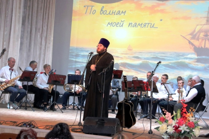 В Доме культуры пгт. Подгоренский прошел праздничный концерт ко Дню людей старшего поколения