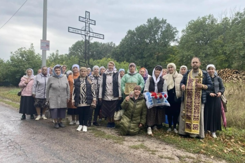 Крестный ход на Воздвижения Честного и Животворящего Креста Господня с Воронцовки к святому источнику «Головище» села Ливенка