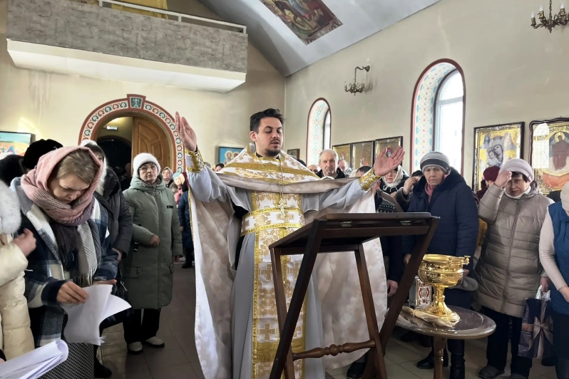 На приходах села Митрофановка и Пасеково Кантемировского района молитвенно отметили праздник Крещения Господня