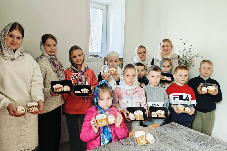 В храме Иоанна Богослова села Нижний Мамон для воспитанников воскресной школы состоялся мастер‑класс «Пасхальный сувенир»