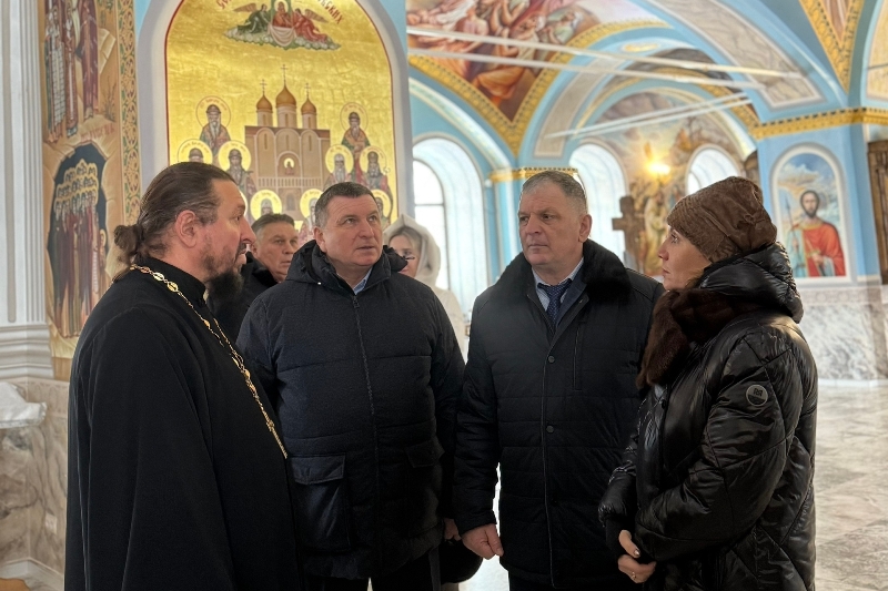 Храм Успения Пресвятой Богородицы города Калач посетила министр внутренней политики Правительства Воронежской области Елена Владимировна Дерганова