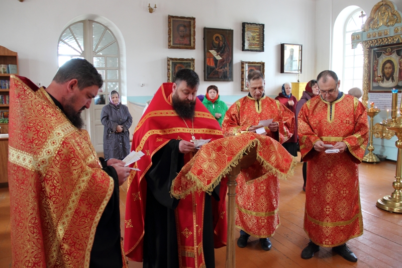 В День Победы в Казанском храме совершили молебен по погибшим в Великой Отечественной войне