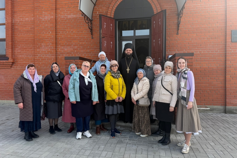 Паломники из Россошанского благочиния совершили поездку в Воскресенский Белогорский мужской монастырь