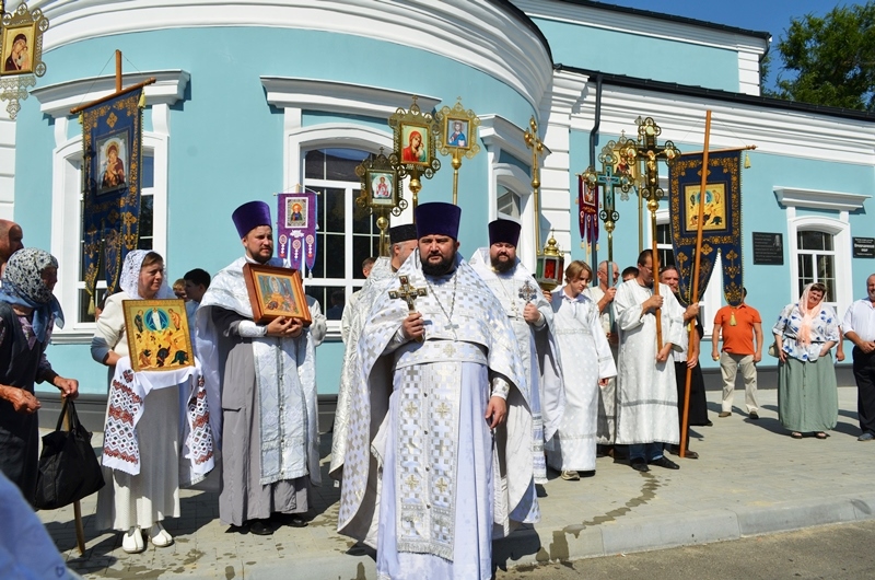 В день Преображения Господня в Казанском храме города Павловска совершены праздничные богослужения