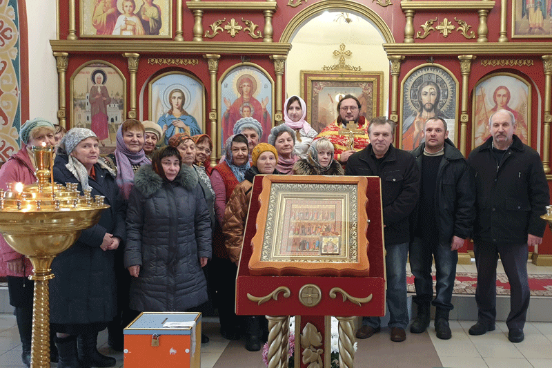 Митрофановцы помолились перед иконой великомученицы Екатерины