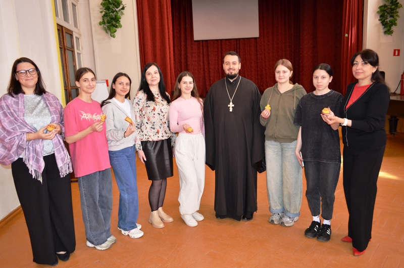 Священнослужитель провел просветительскую встречу со студентами Павловского филиала Губернского педагогического колледжа