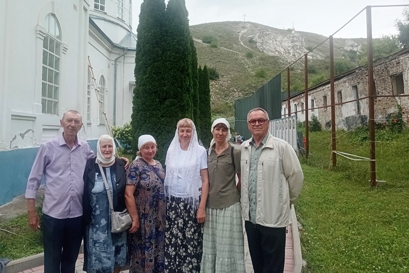Для жителей Верхнего Мамона организовали паломническую поездку в Свято-Успенский Дивногорский мужской монастырь