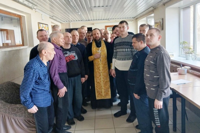 Иерей Игорь Подопригорин совершил Крещение над жителем Березовского психоневрологического интерната