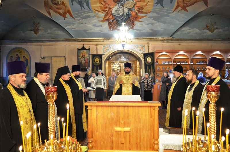 В Павловском благочинии совершили молебен о здравии Святейшего Патриарха Московского и всея Руси Кирилла