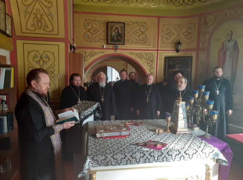 В храме Архангела Михаила города Острогожска состоялась исповедь духовенства Острогожского и Репьевского благочиний