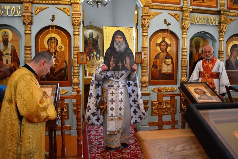 В храме Казанской иконы Божией Матери поселка Каменка состоялась Божественная литургия и передача в дар иконы преподобного Гавриила Самтаврийского