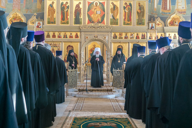 В день памяти священномученика Петра, архиепископа Воронежского, епископ Россошанский и Острогожский Дионисий сослужил митрополиту Воронежскому и Лискинскому Сергию за богослужением в Алексиево-Акатовом монастыре