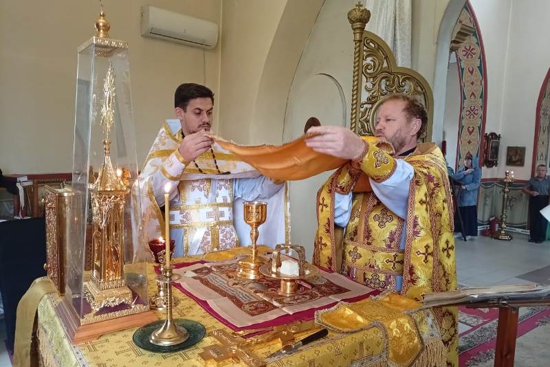 Приходу храма во имя святого благоверного князя Александра Невского села Митрофановка Кантемировского района представили нового настоятеля