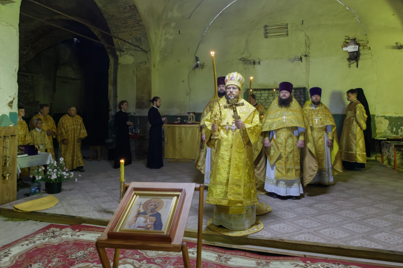 В праздник Крещения Руси Правящий Архиерей совершил Литургию в храме Покрова Пресвятой Богородицы села Ливенка Павловского благочиния