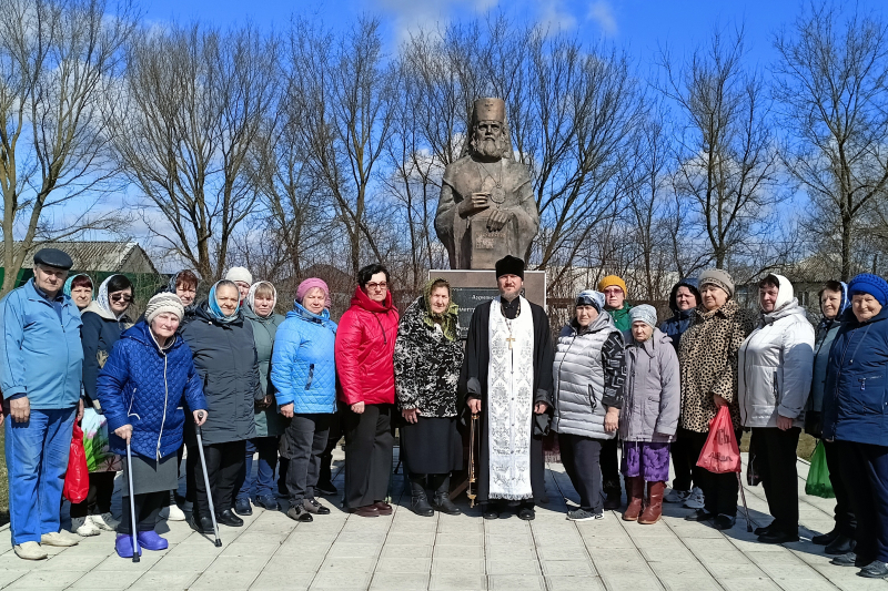 Жители слободы Караяшник Ольховатского района почтили память архиепископа Димитрия (Самбикина)