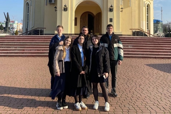 Молодежный актив Богучарского благочиния принял участие во встрече с Архиереем