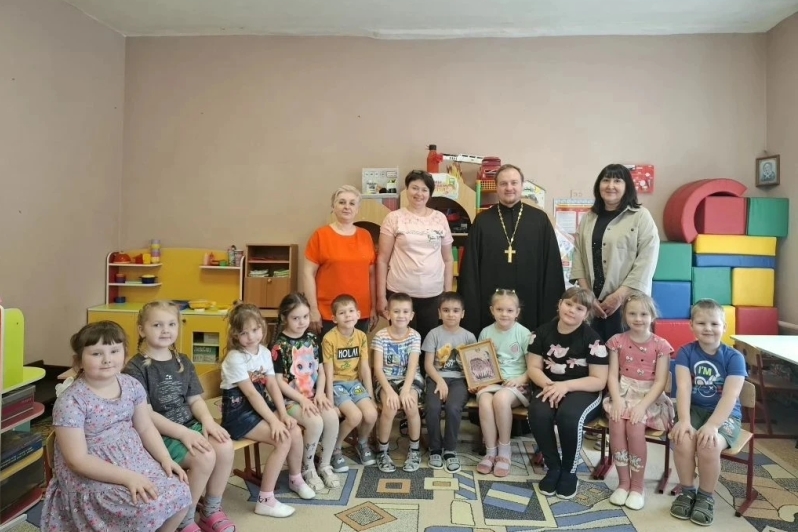Настоятель Преображенского храма посетил Заболотовский детский сад «Теремок»