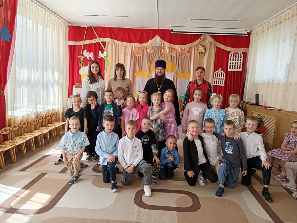 Секретарь епархии принял участие в пасхальном мероприятии «Пасху радостно встречаем»