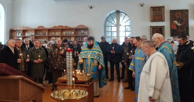 Богослужение в день Сретения Господня в Казанском храме Каменки