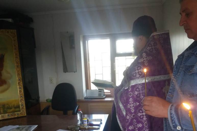 В Острогожской МТС-Агрохим в период посевной совершили молебен перед иконой Божией Матери «Спорительница хлебов»