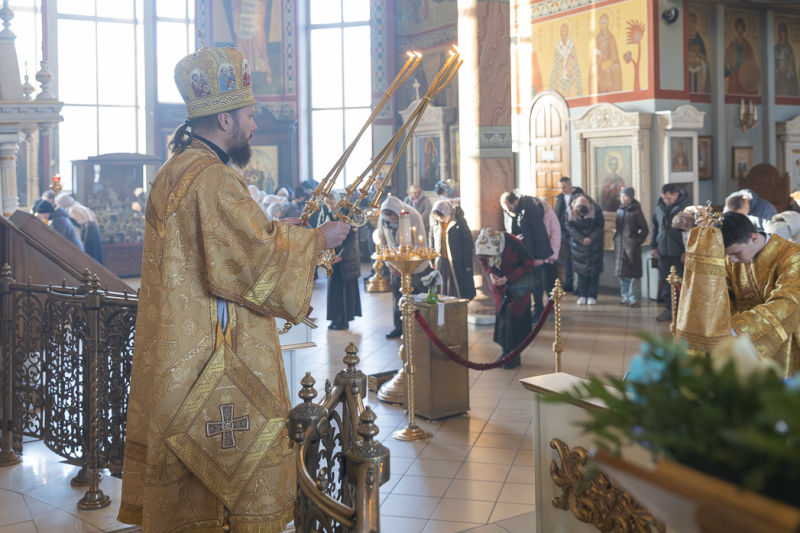 В день памяти апостола Андрея Первозванного епископ Дионисий возглавил богослужение в Свято-Ильинском кафедральном соборе города Россошь