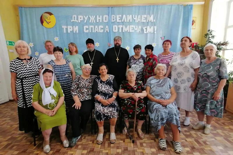В Павловском районе прошло мероприятие «Дружно величаем, три Спаса отмечаем!» с участием духовенства Павловского благочиния