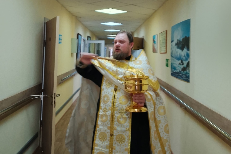 Иерей Андрей Рыбак совершил чин Великого освящения воды в пансионате села Коротояк Острогожского благочиния