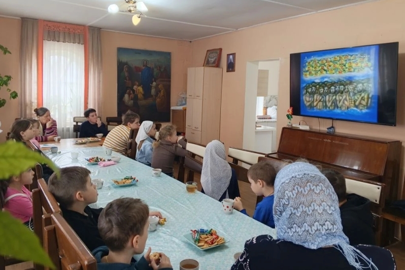 В воскресной школе имени святителя Серафима (Соболева), архиепископа Богучарского, состоялся мастер‑класс по выпечке «жаворонков»