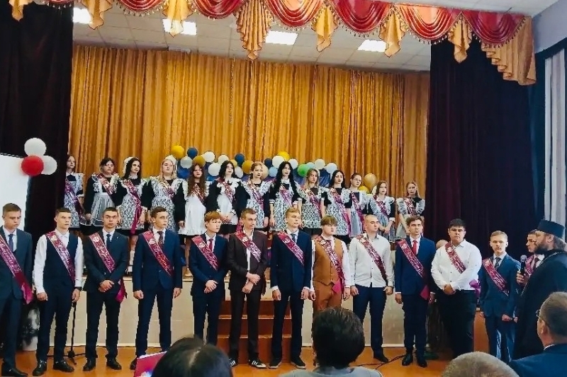 Последний звонок в Воробьевской средней общеобразовательной школе: начало и конец школьной истории соединились в одном дне