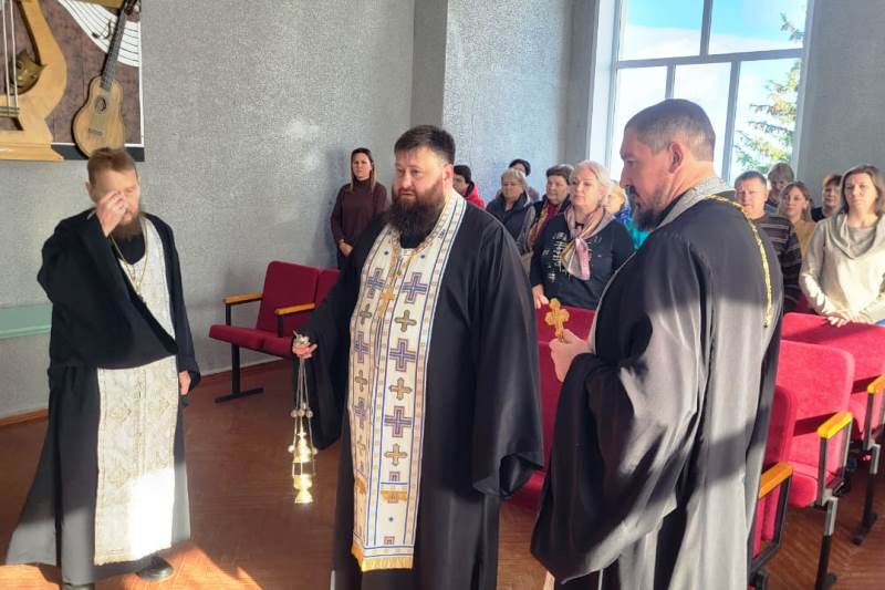 Панихида в память жертв политических репрессий в Каменке Панихида в память жертв политических репрессий в Каменке