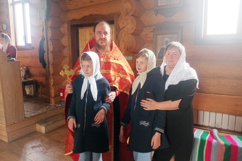 Акция «Пасхальная радость — детям» в храма в честь Успения Пресвятой Богородицы села Верхний Мамон