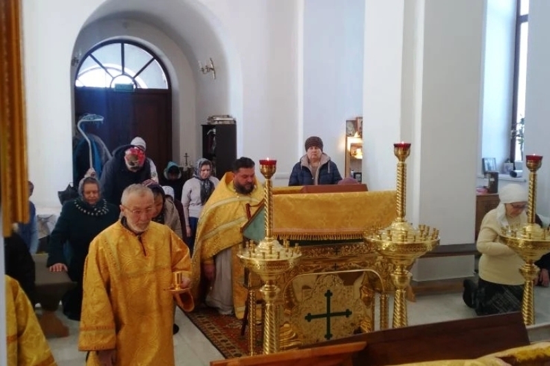 В Прощеное воскресенье в храмах Калачеевского церковного округа совершены богослужения