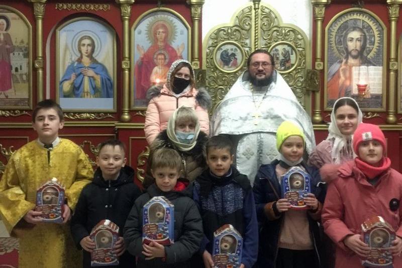 В воскресной школе при храме святого благоверного князя Александра Невского отметили Рождество Христово